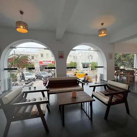 Rueya Boheme Hotel *